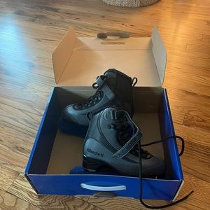 Riedell Ice Skates - soar Onyx Size 2 jr